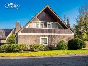 is it cheaper to build two story house