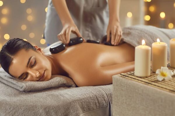7 Benefits of Hot Stone Massage You Didn’t Know About