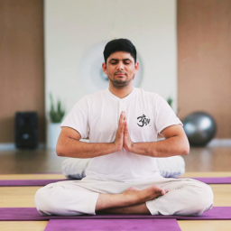 yoga trainer in noida