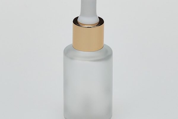 High-End vs. Drugstore Vitamin C Serums: Which One is Better? High-End vs. Drugstore Vitamin C Serums: Which One is Better?