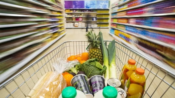 How the Food and Beverage Sector Adapts to Changing Wholesale Demands